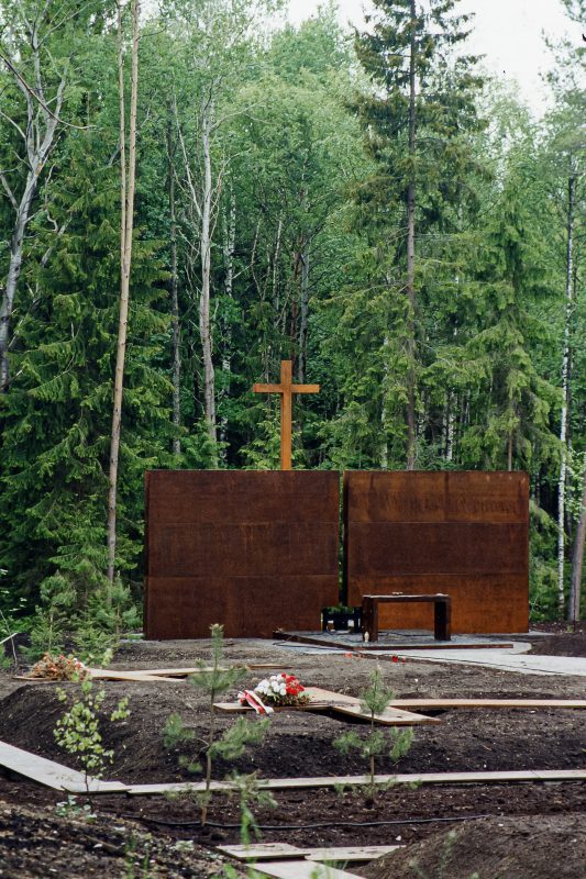 Budowa cmentarza Строительство алтаря